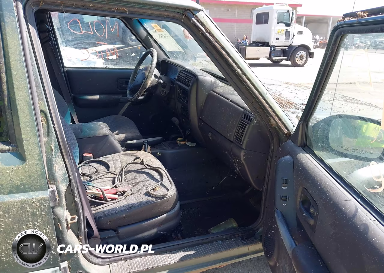 2000 Jeep Cherokee Sport VIN:1J4FF48S8YL139075 - 5
