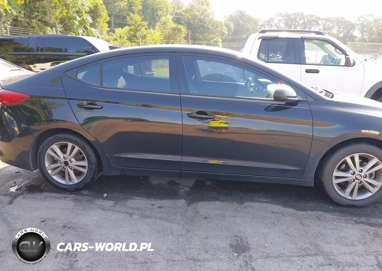 2018 Hyundai Elantra Value Edition VIN:5NPD84LF1JH368225 - 13