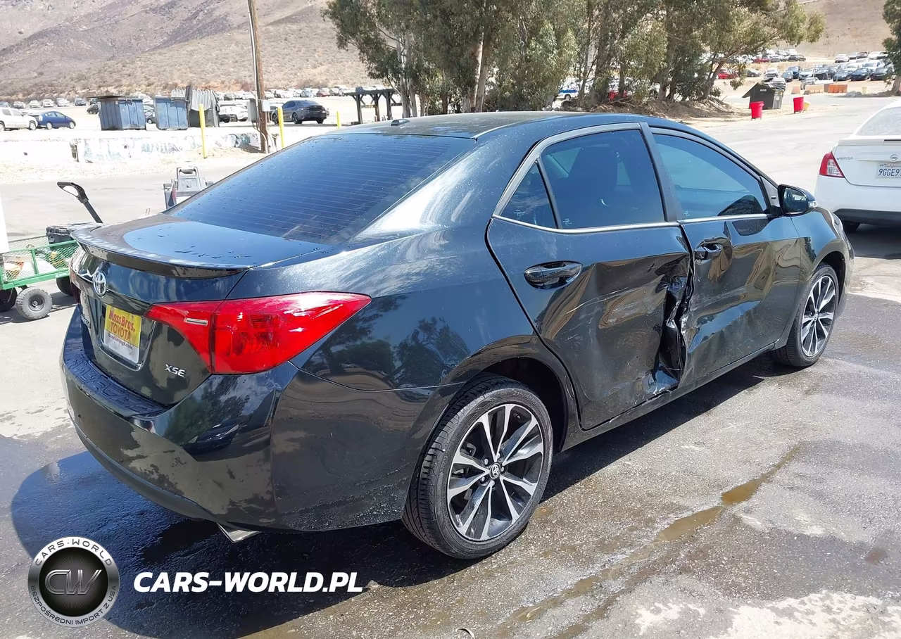 2018 Toyota Corolla Xse VIN:5YFBURHE3JP804642 - 4