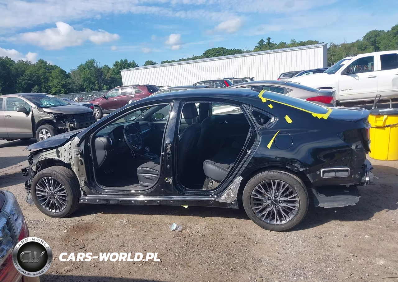 2023 Kia Forte Gt-Line VIN:3KPF54AD0PE584423 - 15