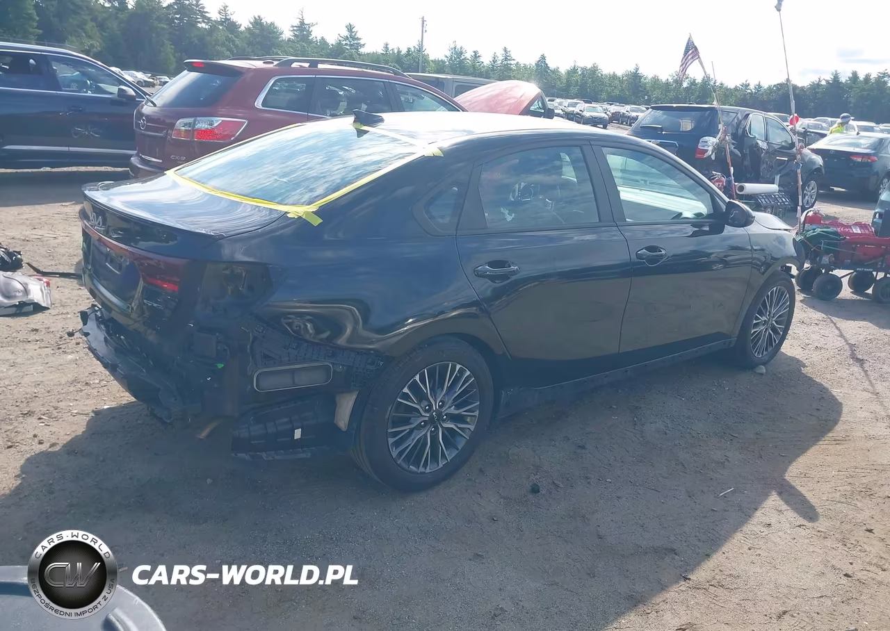 2023 Kia Forte Gt-Line VIN:3KPF54AD0PE584423 - 4