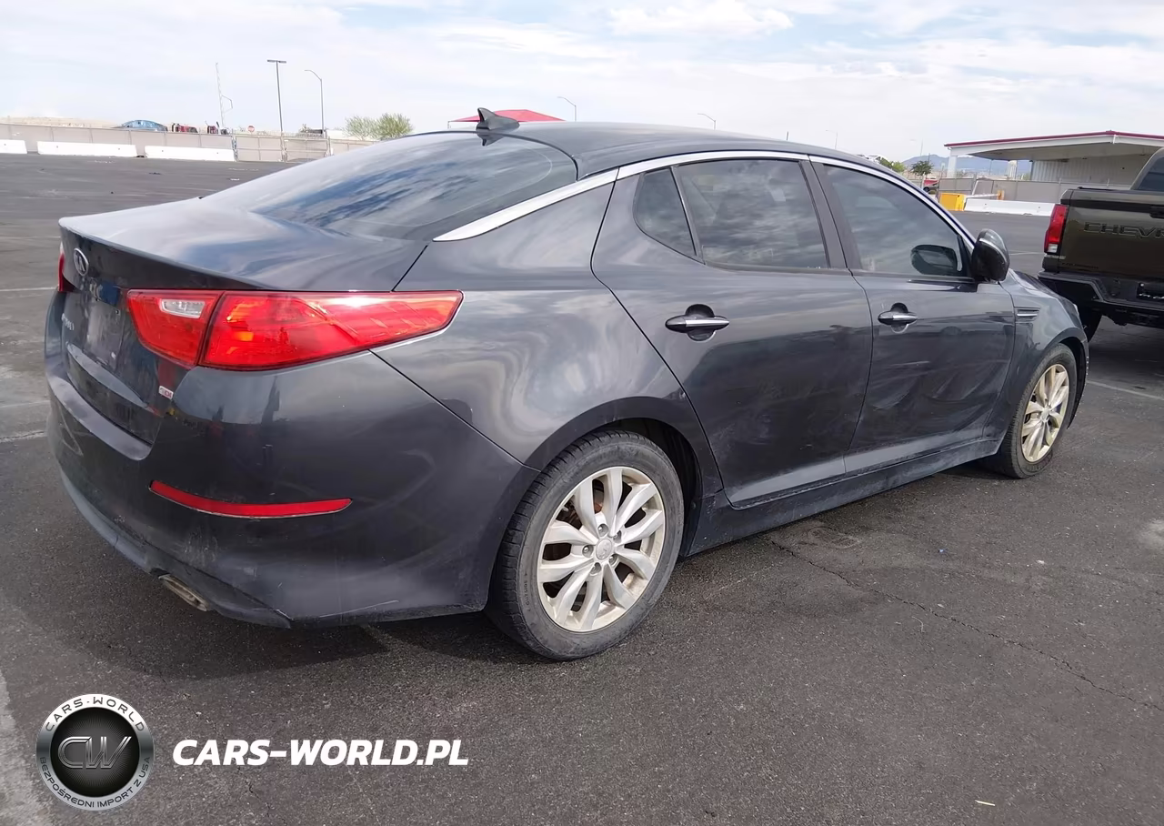 2015 Kia Optima Lx VIN:5XXGM4A71FG465979 - 4
