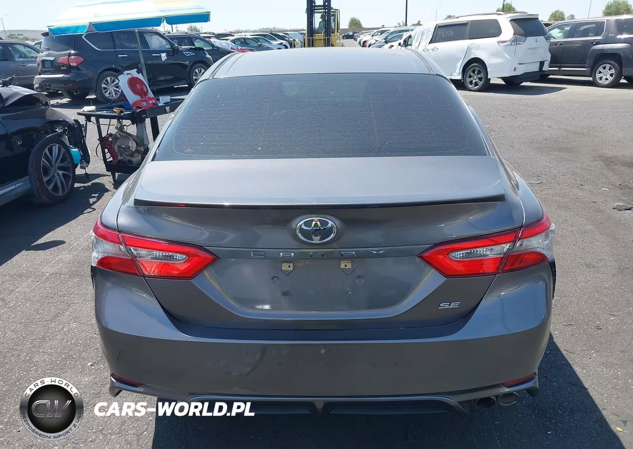 2018 Toyota Camry Se VIN:4T1B11HK4JU077204 - 16