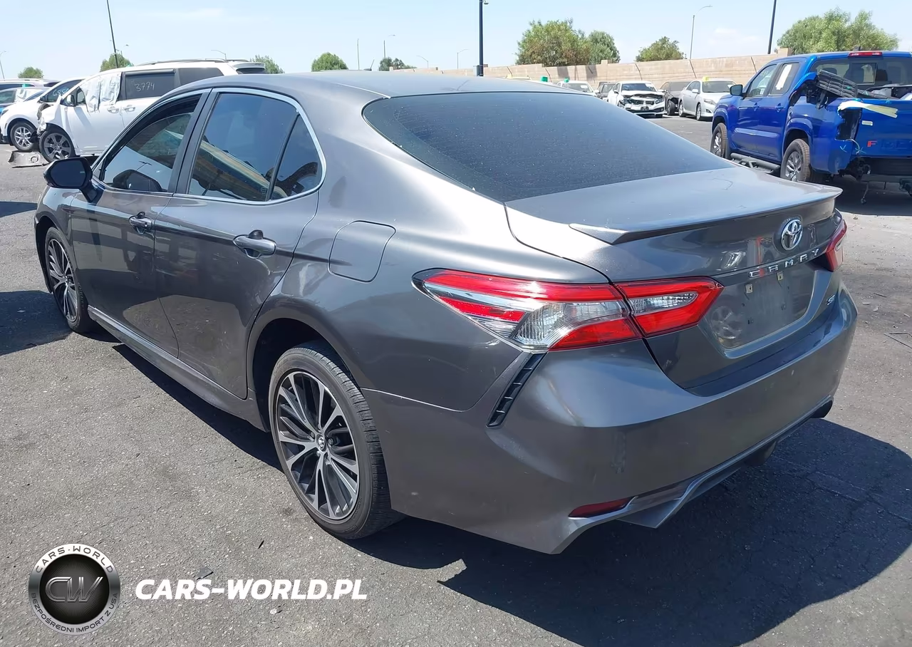 2018 Toyota Camry Se VIN:4T1B11HK4JU077204 - 3
