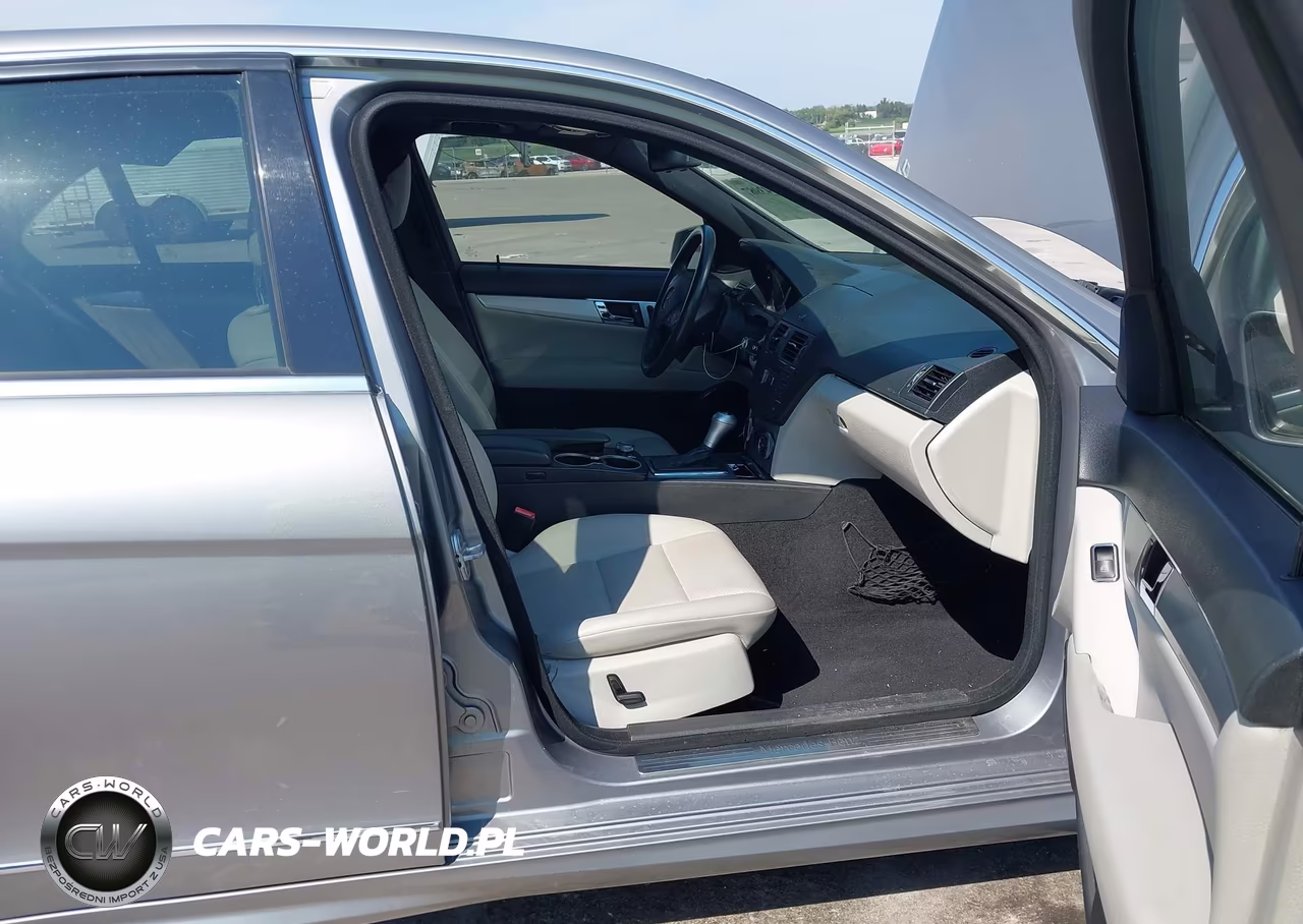 2010 Mercedes-Benz C 300 Luxury-Sport VIN:WDDGF5EB8AF380794 - 5