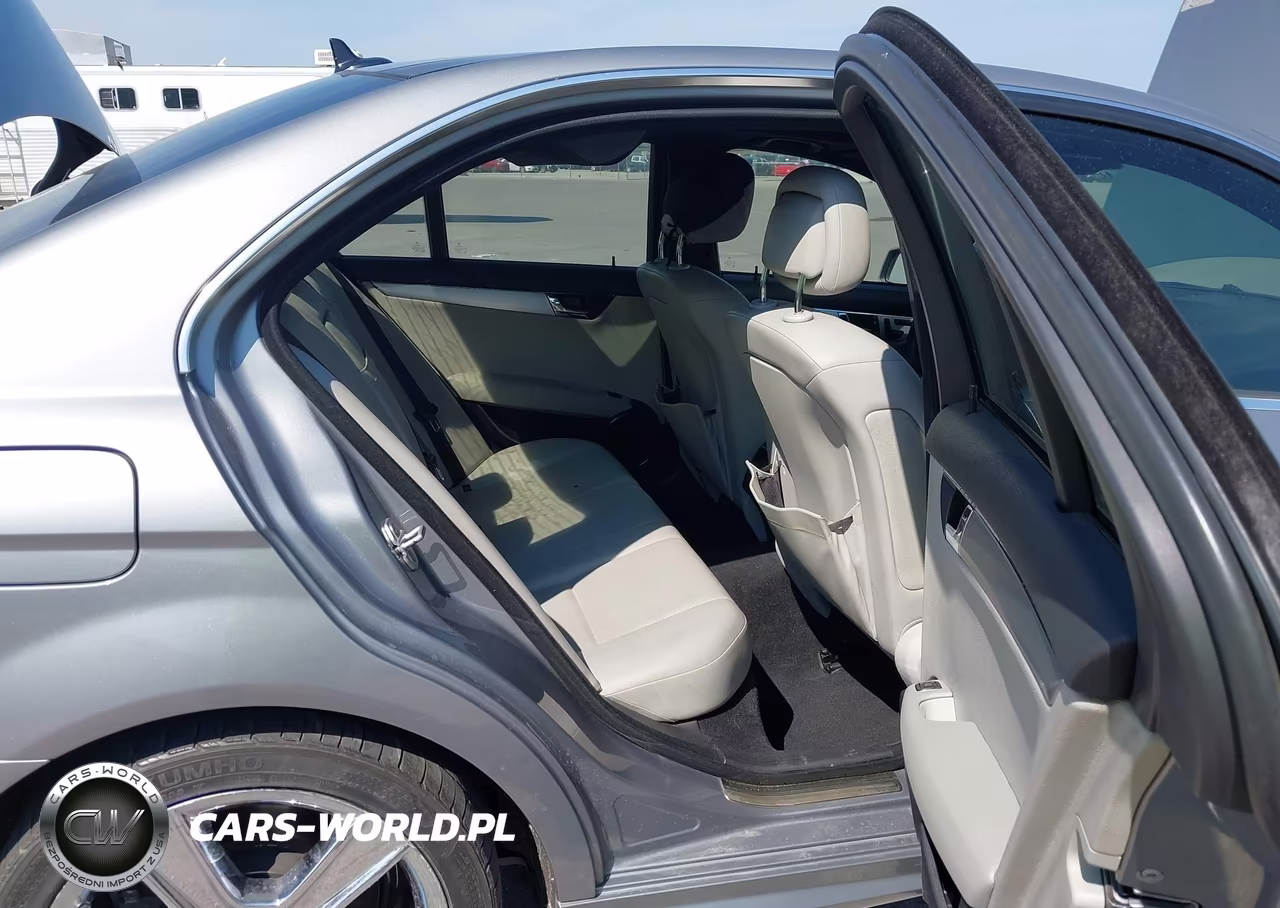 2010 Mercedes-Benz C 300 Luxury-Sport VIN:WDDGF5EB8AF380794 - 8