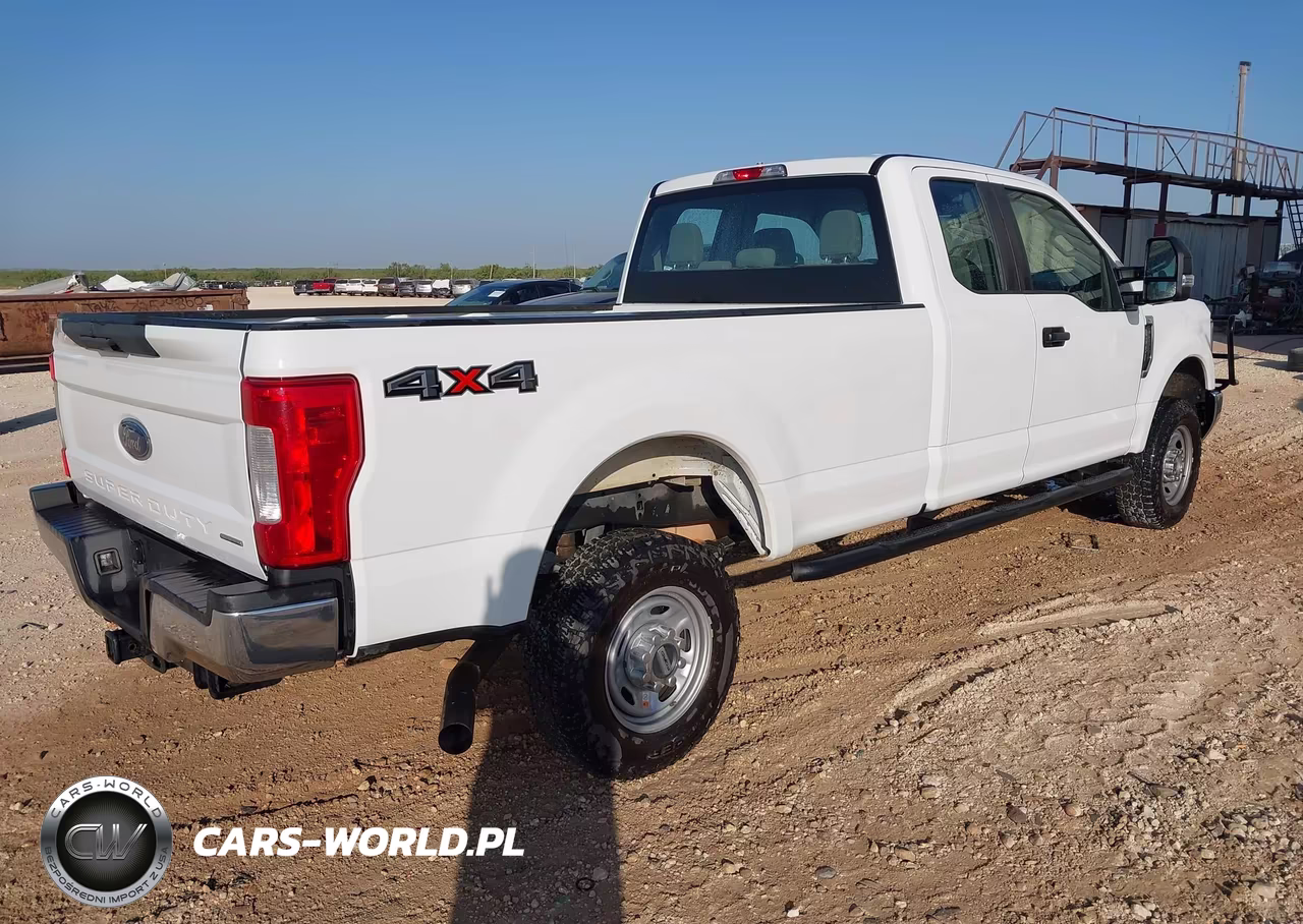 2018 Ford F-250 Xl VIN:1FT7X2B60JEC22193 - 4
