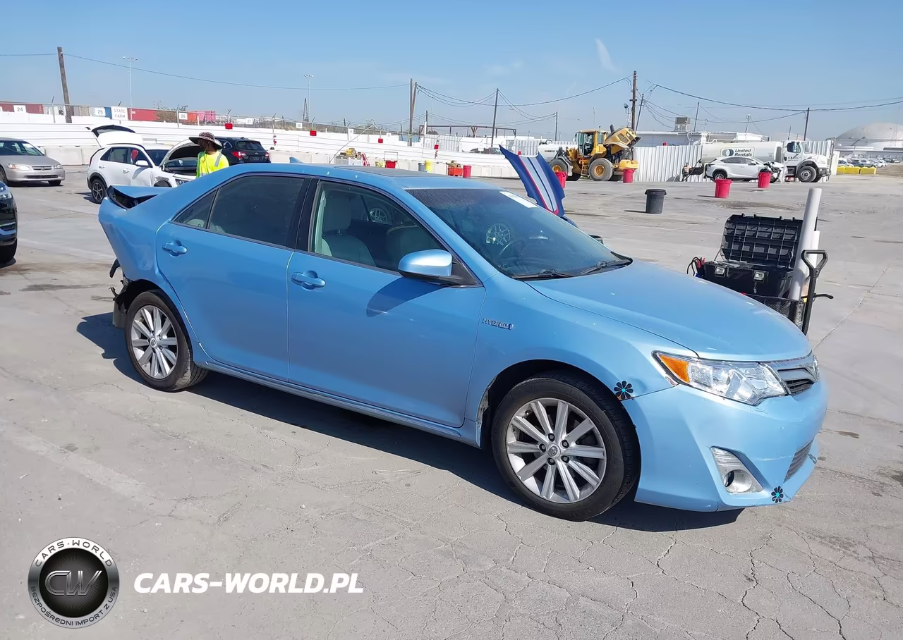 2012 Toyota Camry Hybrid Xle – zdjęcie 1 z 17