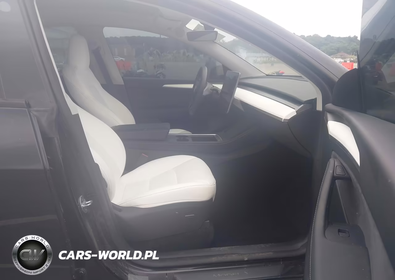 2025 Tesla Model Y Long Range Dual Motor All-Wheel Drive VIN:7SAYGDEE2SF222637 - 5