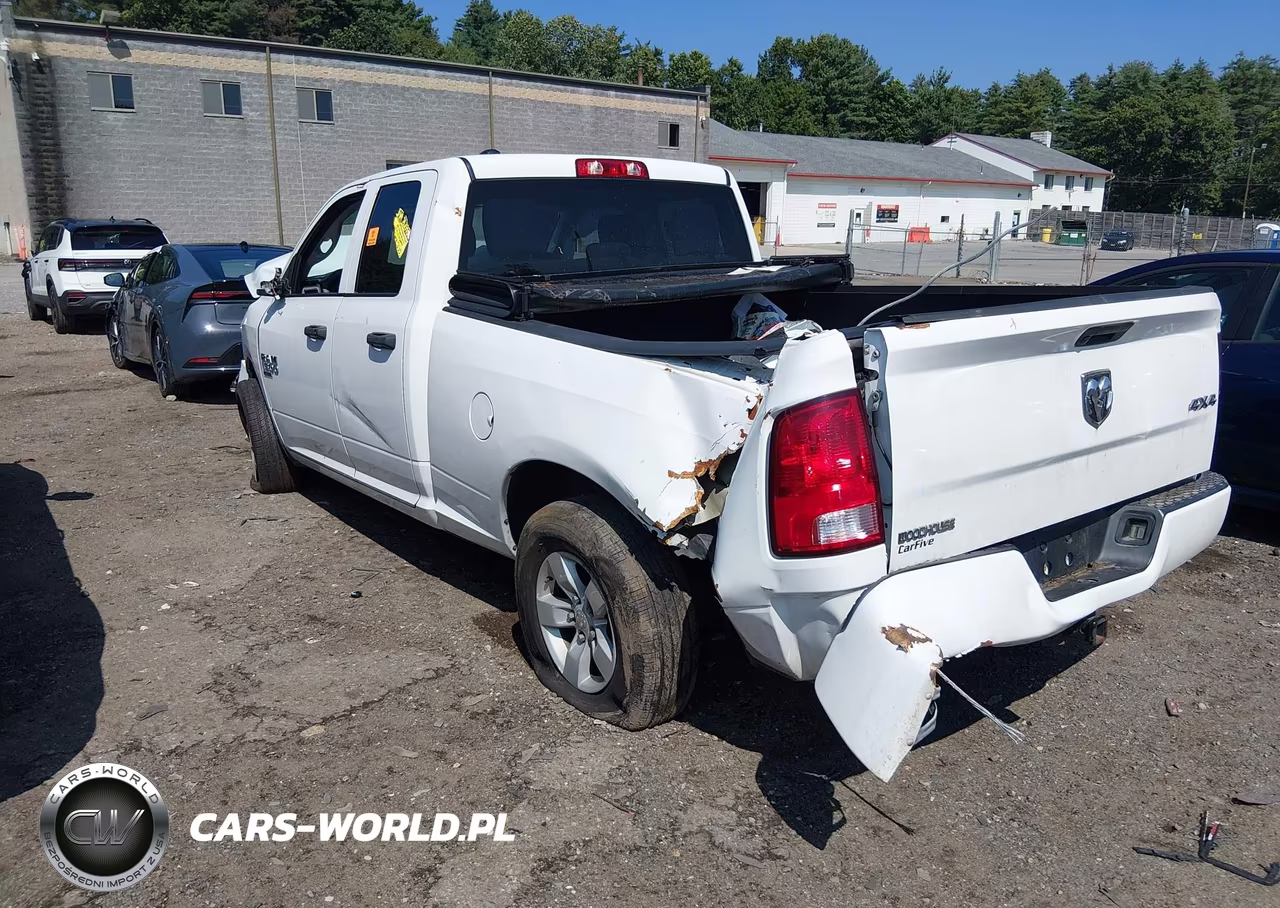 2019 Ram 1500 Classic Express 4X4 6'4 Box VIN:1C6RR7FG0KS631713 - 3
