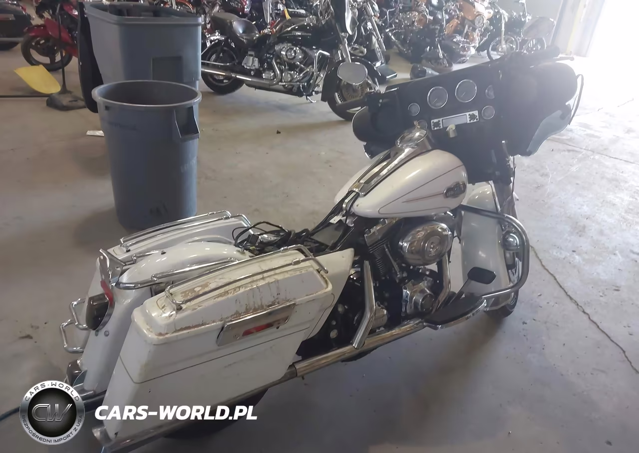 2008 Harley-Davidson Flhtcui VIN:1HD1FC4128Y652282 - 4