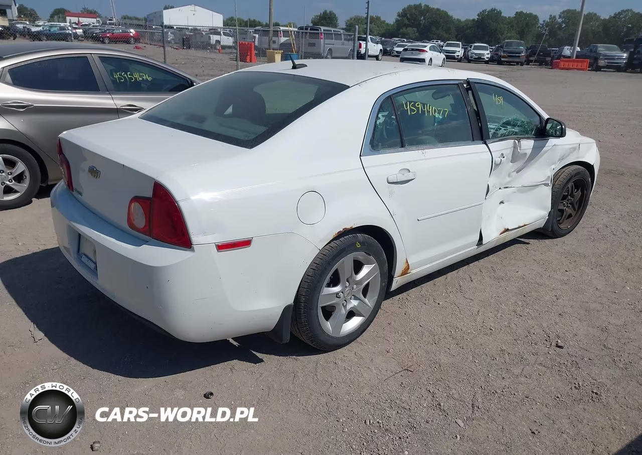 2011 Chevrolet Malibu Ls VIN:1G1ZB5E1XBF256333 - 4