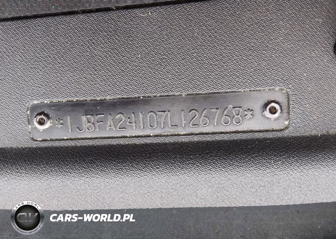 2007 Jeep Wrangler X VIN:1J8FA24107L126768 - 9