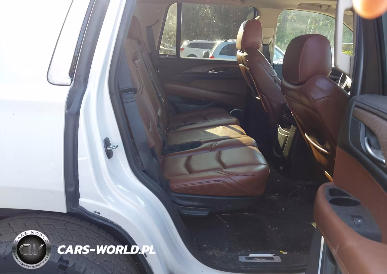 2018 Cadillac Escalade Luxury VIN:1GYS4BKJ0JR235827 - 8