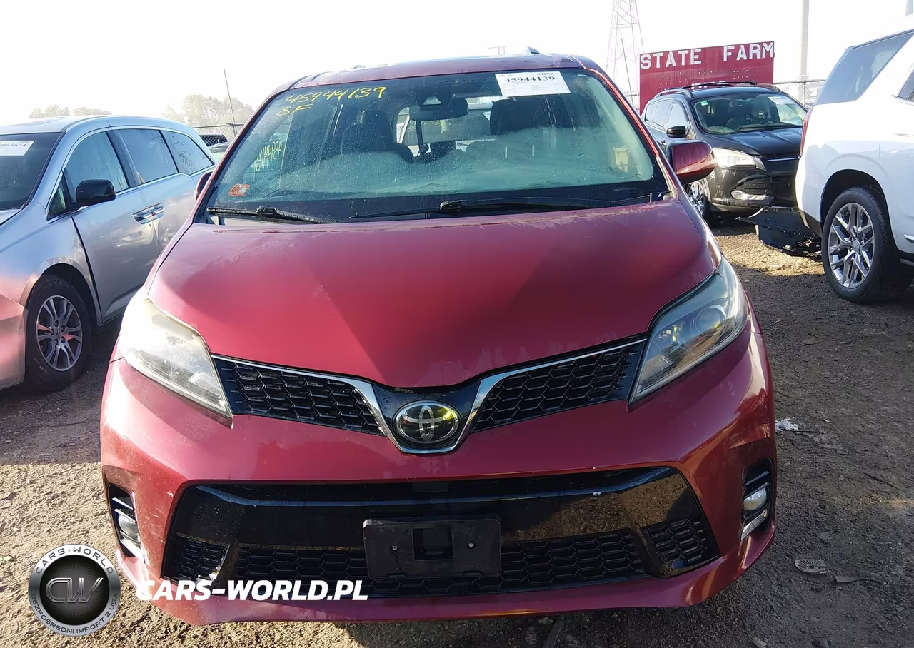 2018 Toyota Sienna Se 8 Passenger VIN:5TDXZ3DC3JS912629 - 13