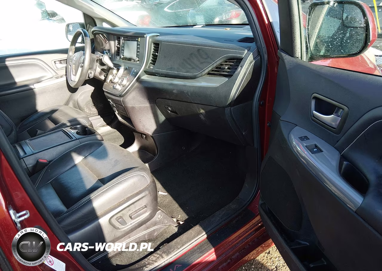 2018 Toyota Sienna Se 8 Passenger VIN:5TDXZ3DC3JS912629 - 5