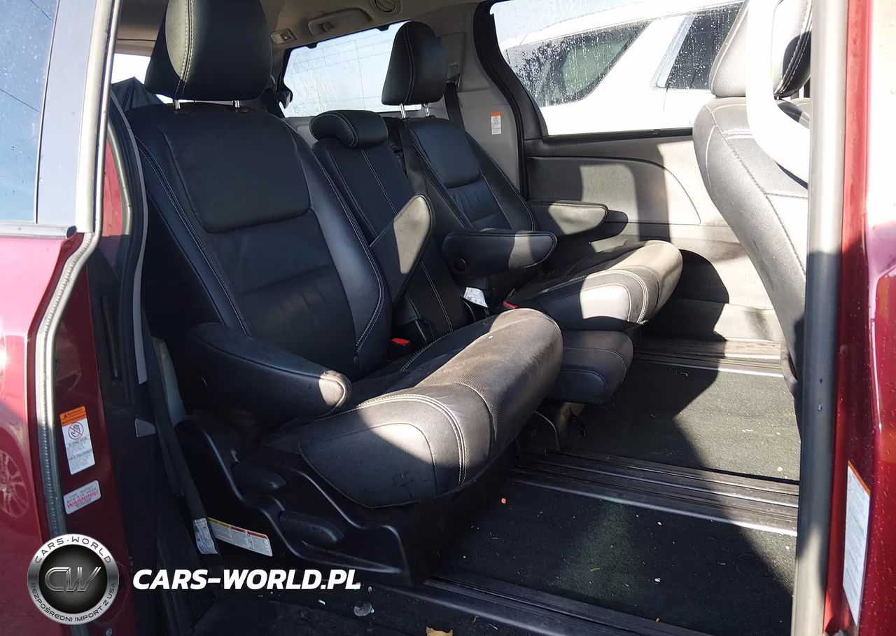 2018 Toyota Sienna Se 8 Passenger VIN:5TDXZ3DC3JS912629 - 8