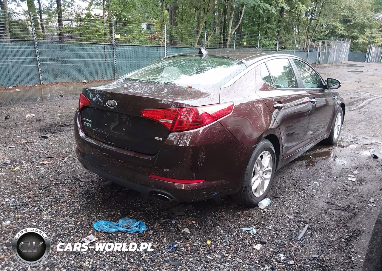 2012 Kia Optima Lx VIN:5XXGM4A75CG082297 - 4