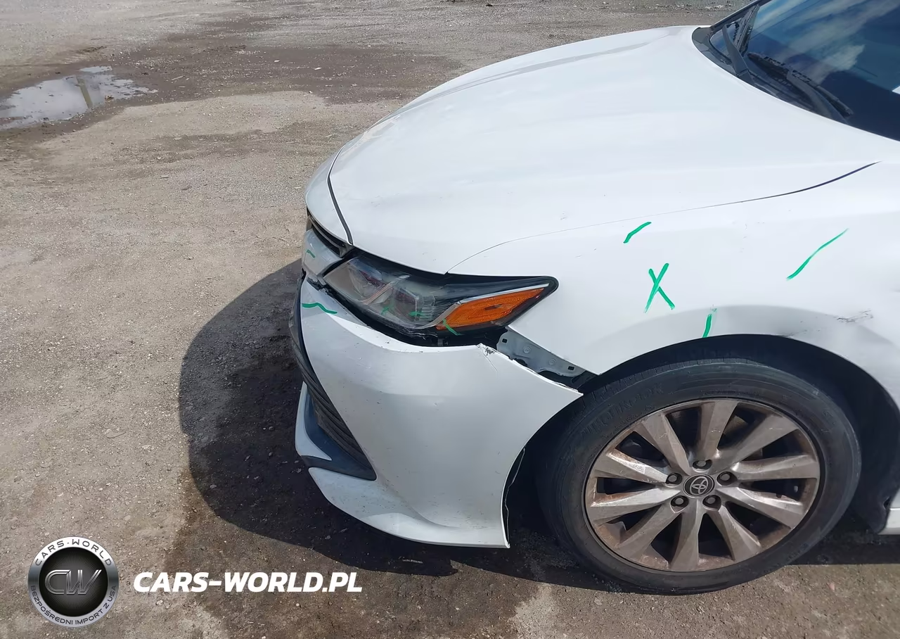 2020 Toyota Camry Le VIN:4T1C11AK8LU993613 - 12