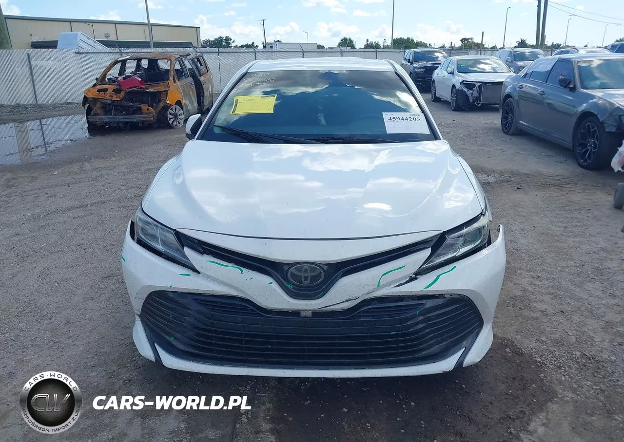 2020 Toyota Camry Le VIN:4T1C11AK8LU993613 - 13