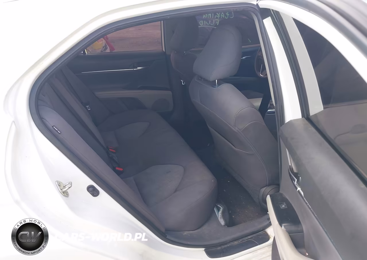 2020 Toyota Camry Le VIN:4T1C11AK8LU993613 - 8