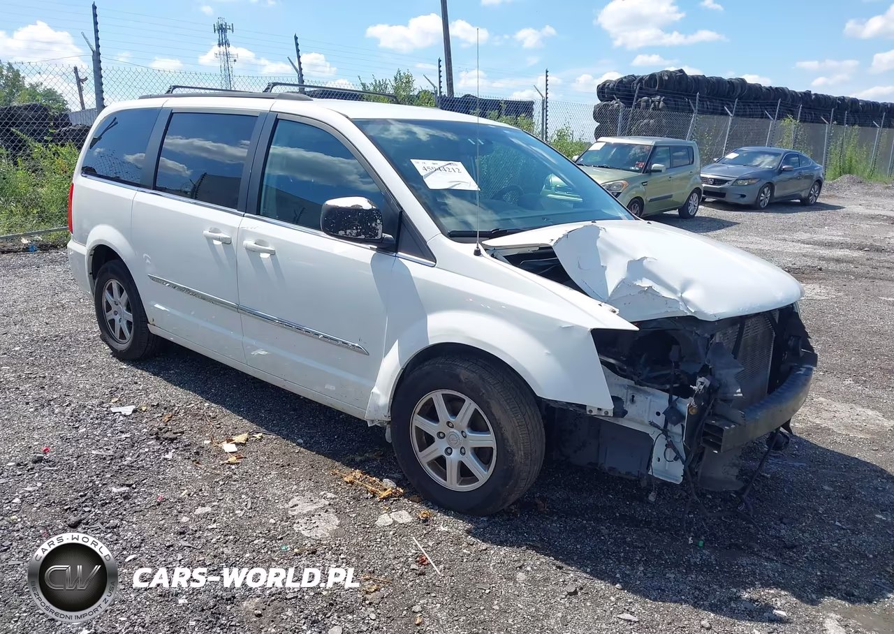 2012 Chrysler Town & Country Touring – zdjęcie 1 z 16