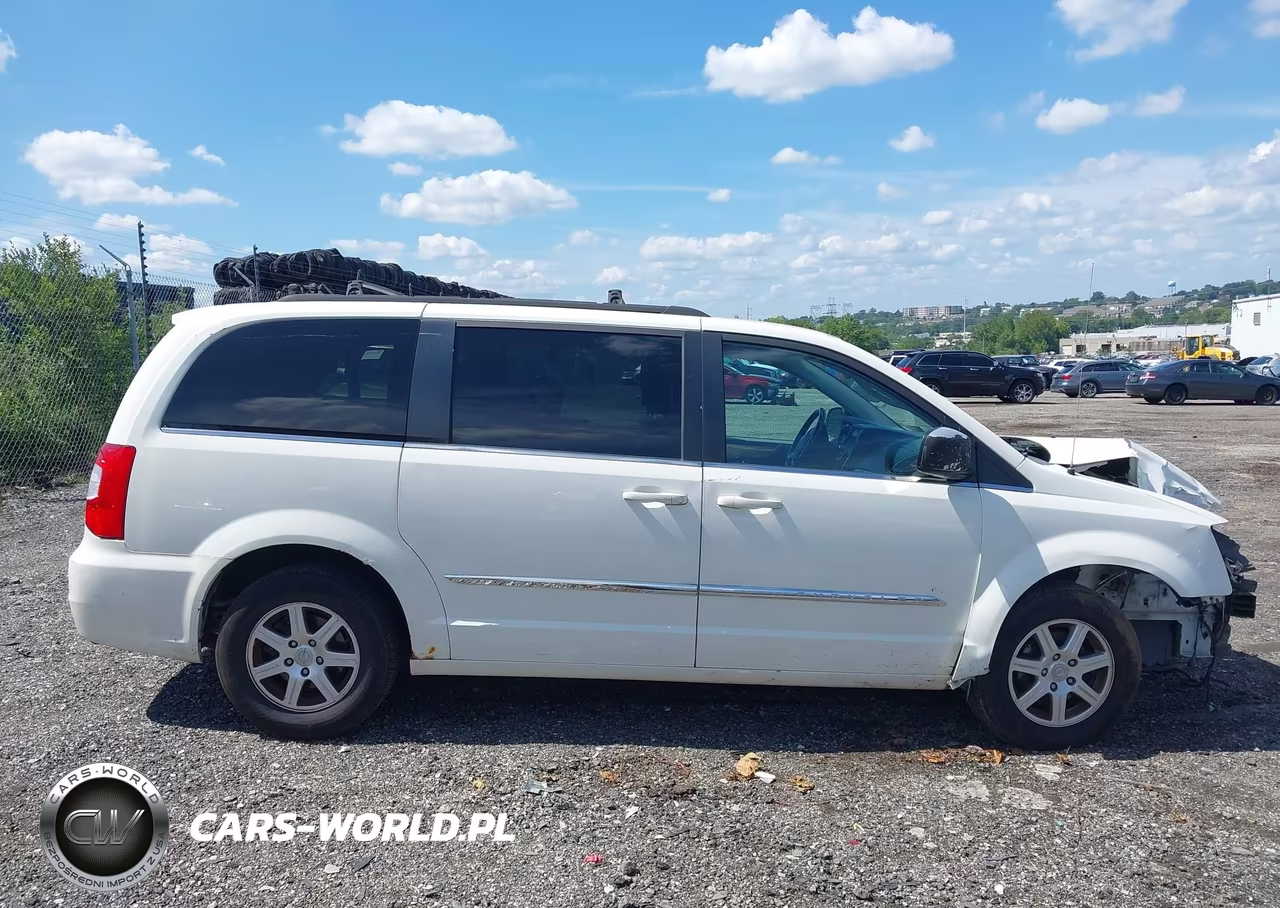 2012 Chrysler Town & Country Touring VIN:2C4RC1BG9CR286682 - 13