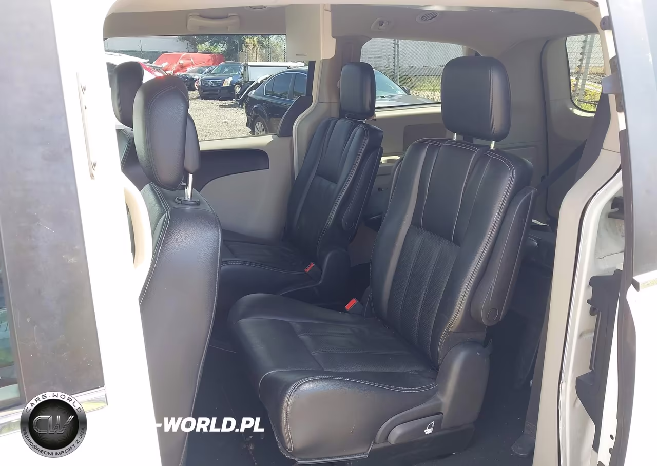 2012 Chrysler Town & Country Touring VIN:2C4RC1BG9CR286682 - 8