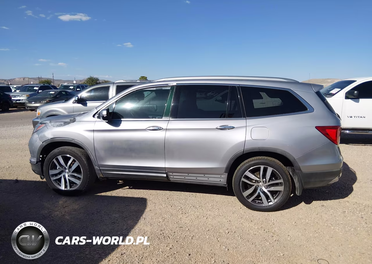 2018 Honda Pilot Touring VIN:5FNYF5H98JB006472 - 14
