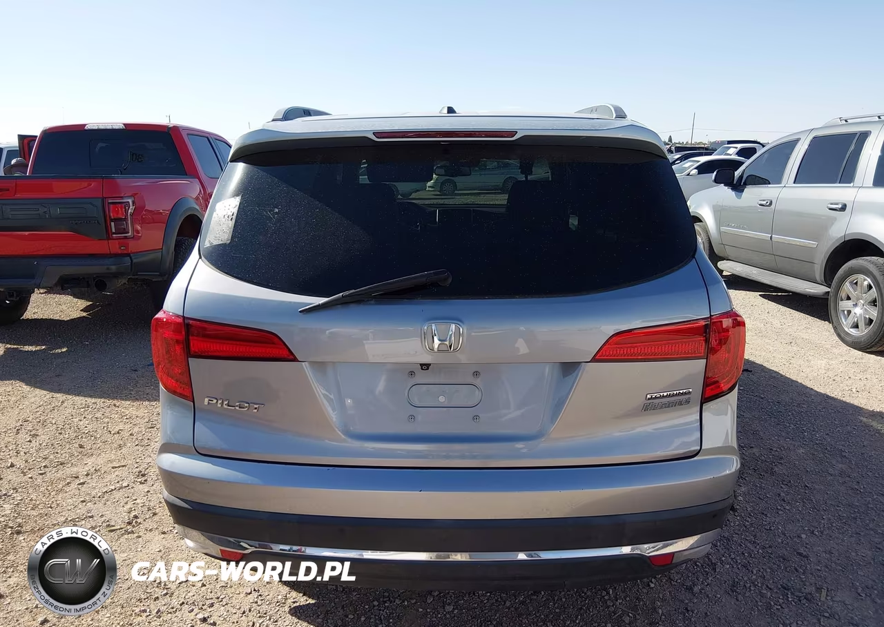 2018 Honda Pilot Touring VIN:5FNYF5H98JB006472 - 16