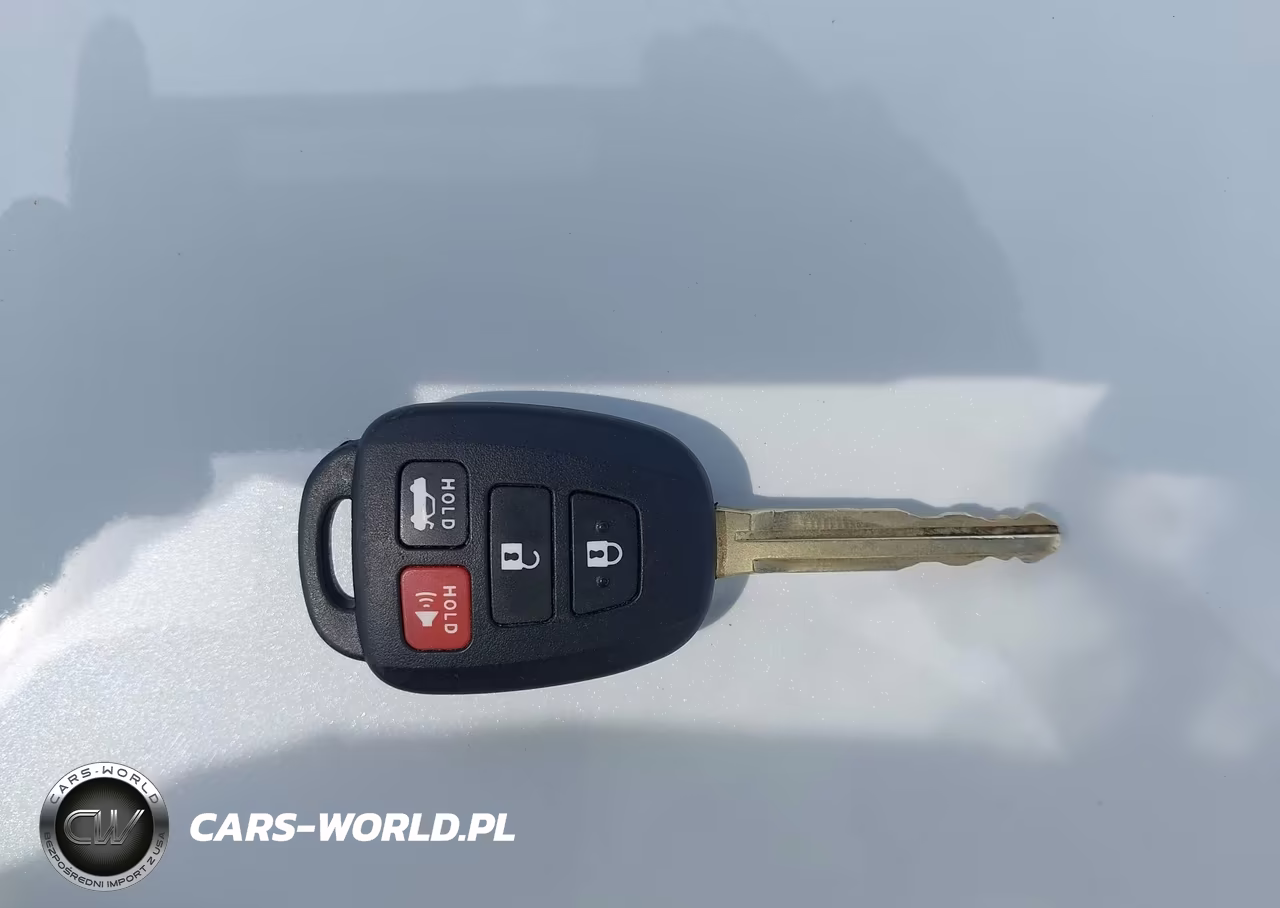 2018 Toyota Corolla Le VIN:2T1BURHE0JC050583 - 11