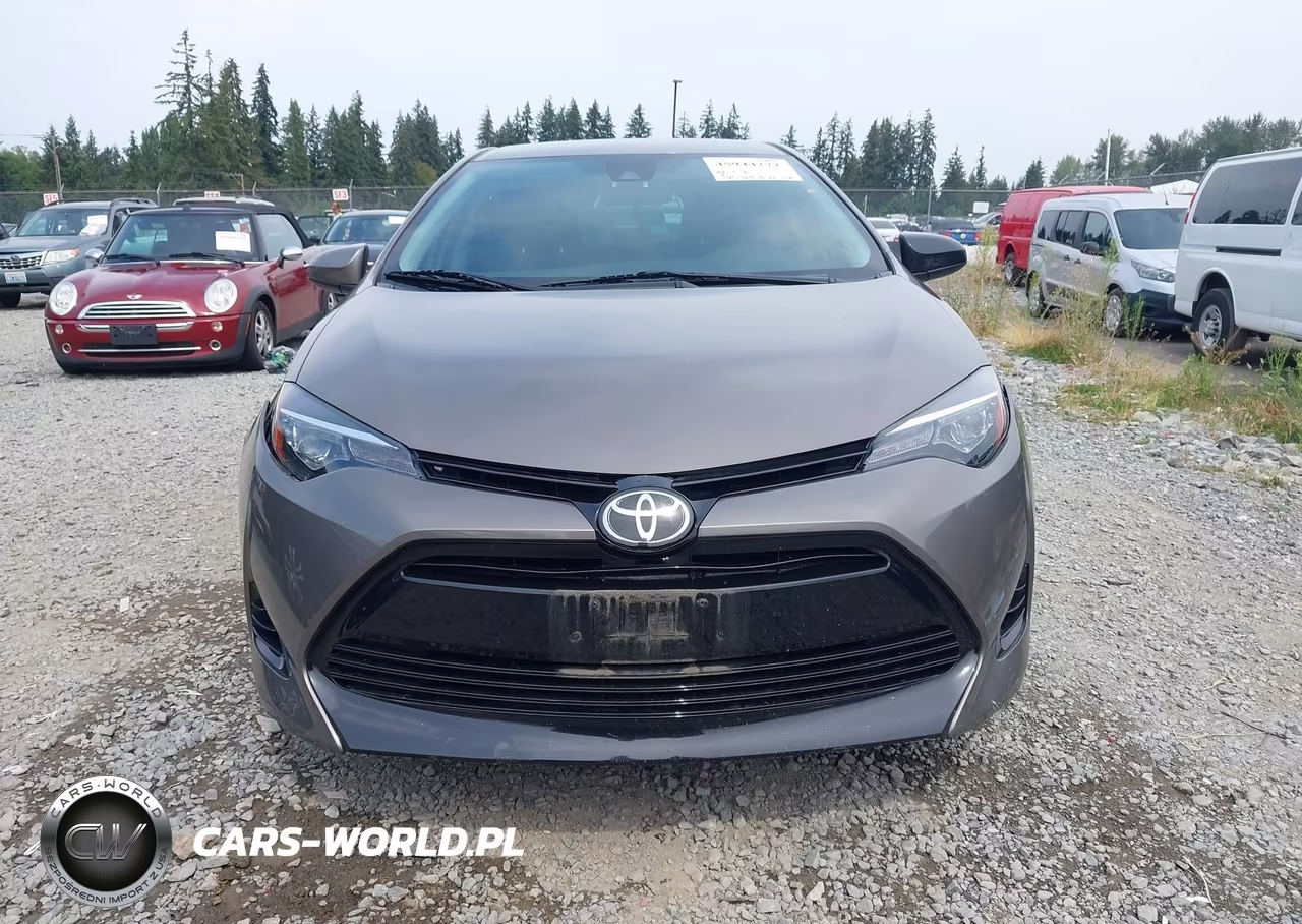2018 Toyota Corolla Le VIN:2T1BURHE0JC050583 - 13