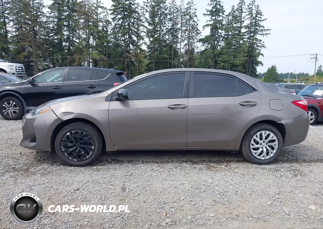 2018 Toyota Corolla Le VIN:2T1BURHE0JC050583 - 15