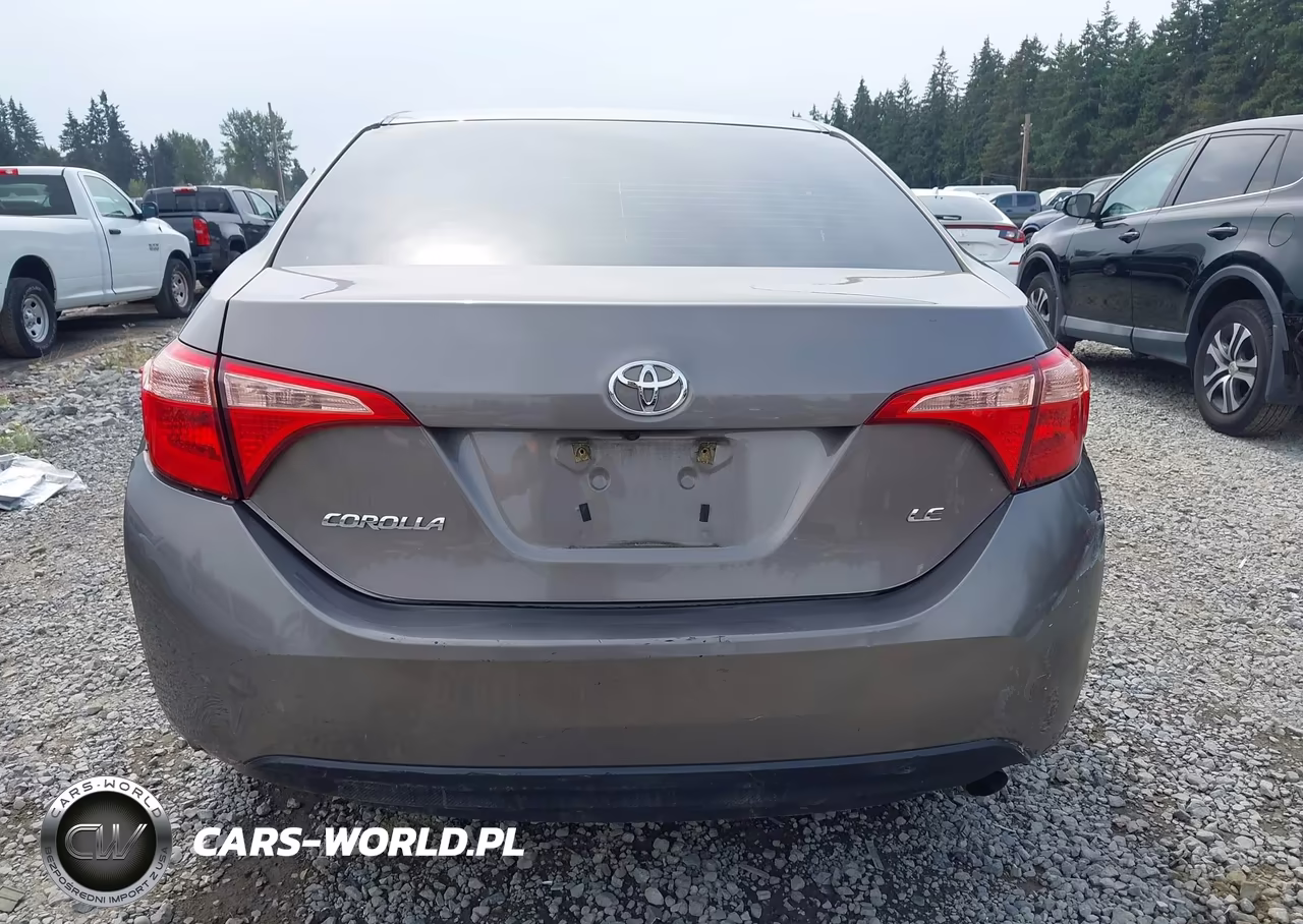 2018 Toyota Corolla Le VIN:2T1BURHE0JC050583 - 17