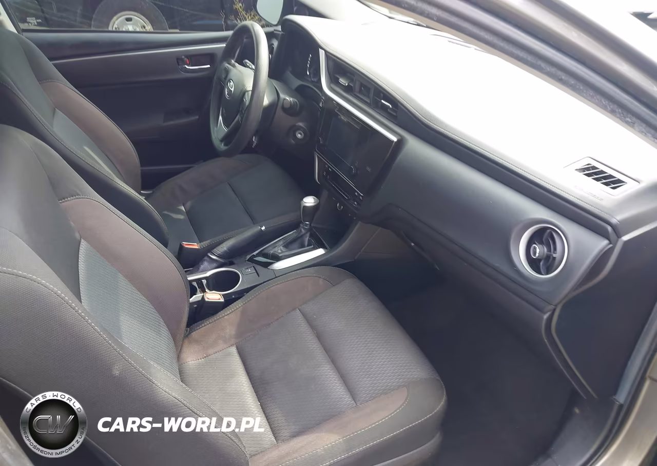 2018 Toyota Corolla Le VIN:2T1BURHE0JC050583 - 18