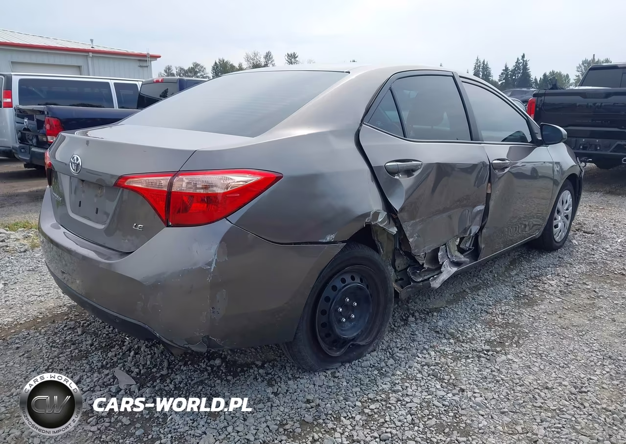 2018 Toyota Corolla Le VIN:2T1BURHE0JC050583 - 4