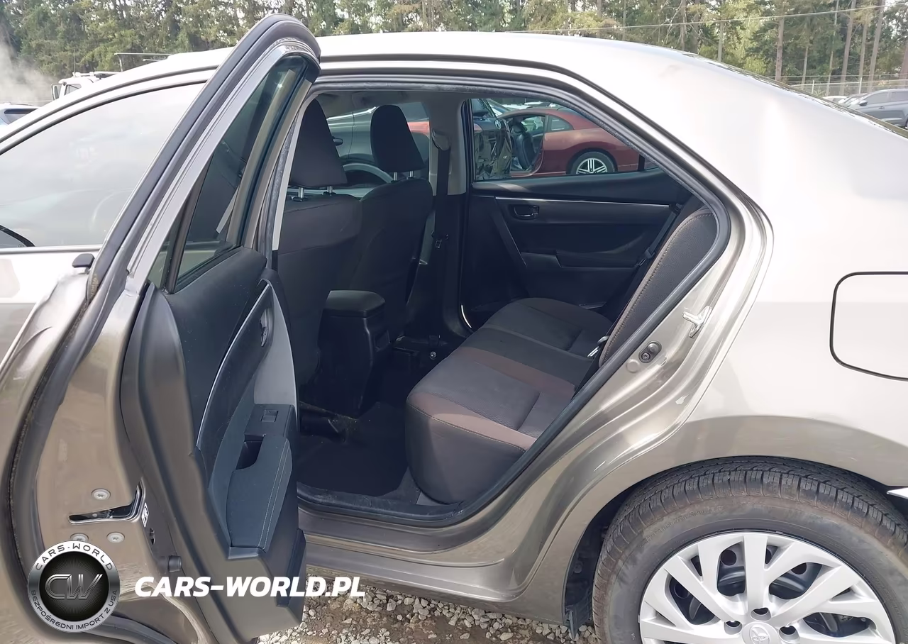 2018 Toyota Corolla Le VIN:2T1BURHE0JC050583 - 8
