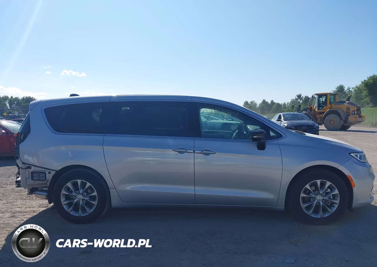 2026 Chrysler Pacifica Limited VIN:2C4RC1GG9TR208525 - 13
