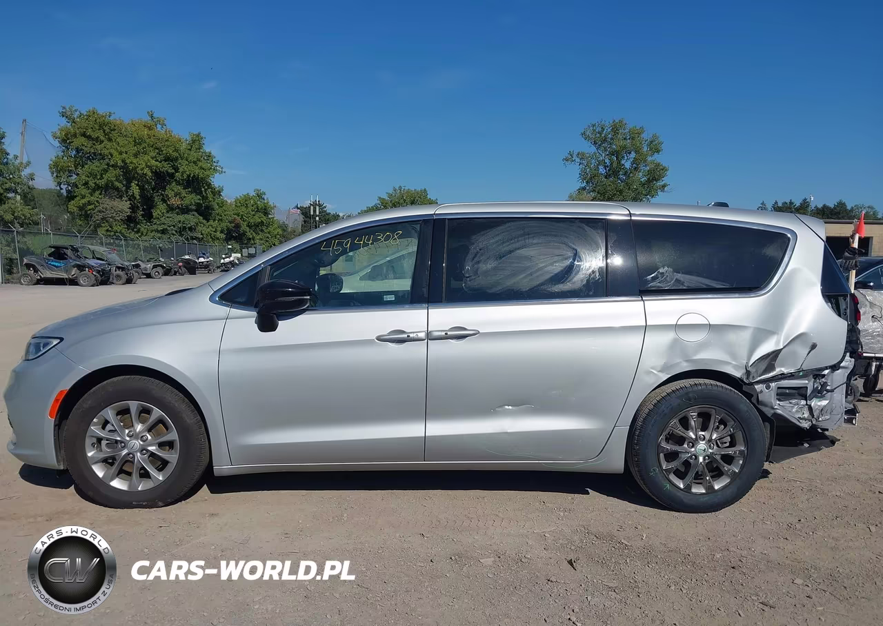 2026 Chrysler Pacifica Limited VIN:2C4RC1GG9TR208525 - 14