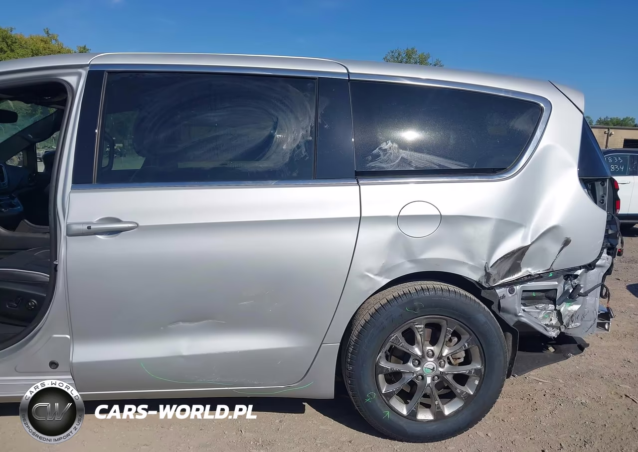 2026 Chrysler Pacifica Limited VIN:2C4RC1GG9TR208525 - 18