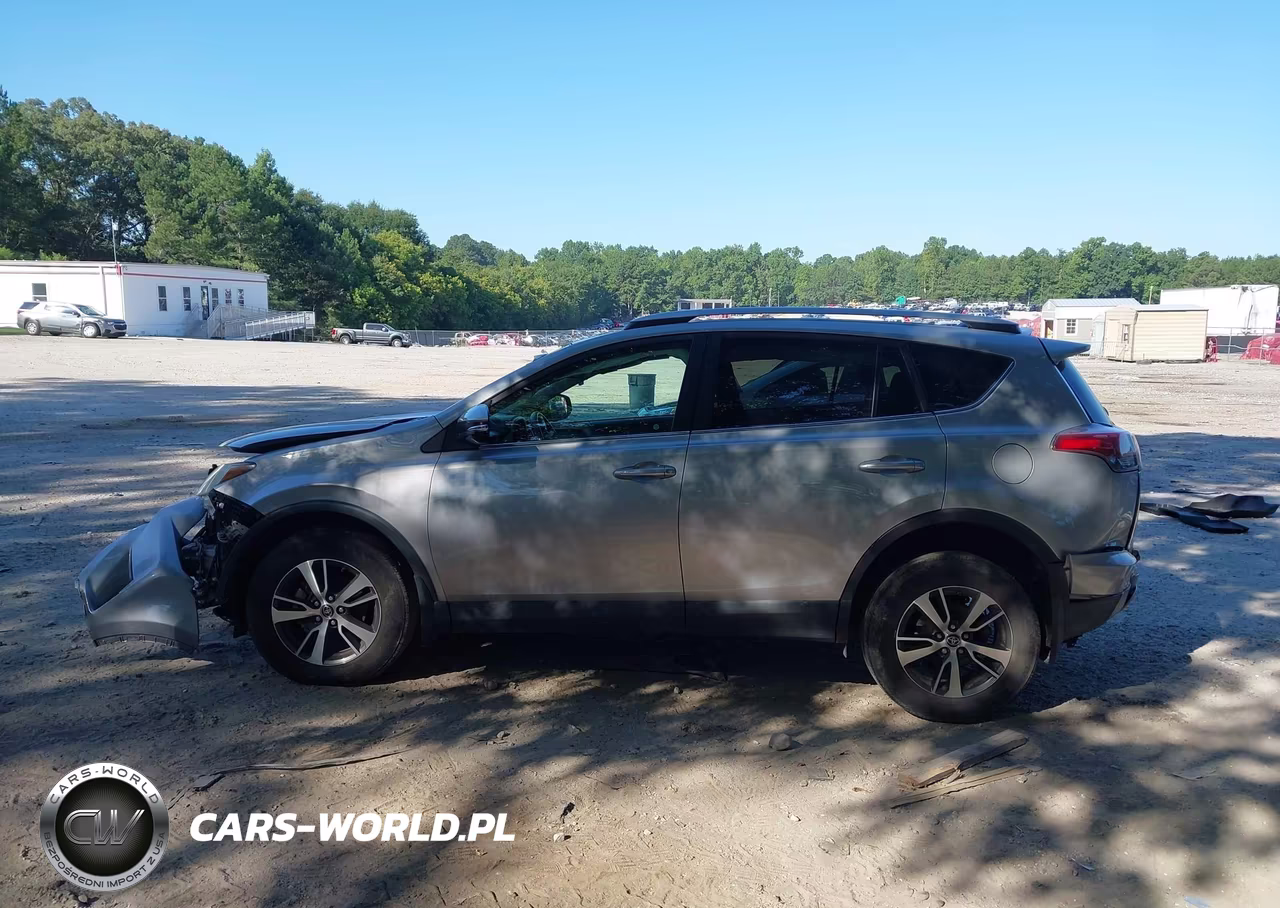 2018 Toyota Rav4 Xle VIN:2T3RFREV6JW737053 - 14