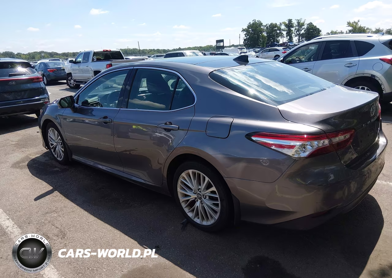 2019 Toyota Camry Xle VIN:4T1B11HK4KU697830 - 3