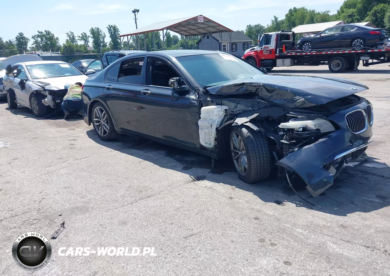 2013 BMW 750I – zdjęcie 1 z 21
