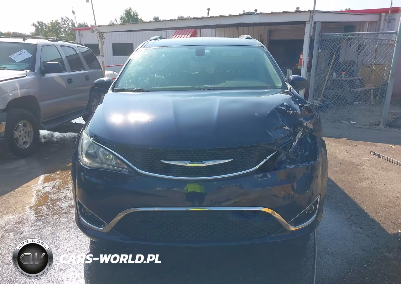 2017 Chrysler Pacifica Touring-L VIN:2C4RC1BG6HR526424 - 13