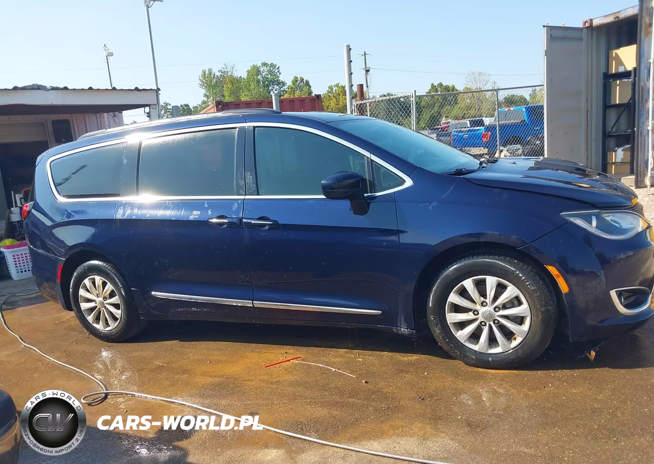 2017 Chrysler Pacifica Touring-L VIN:2C4RC1BG6HR526424 - 14