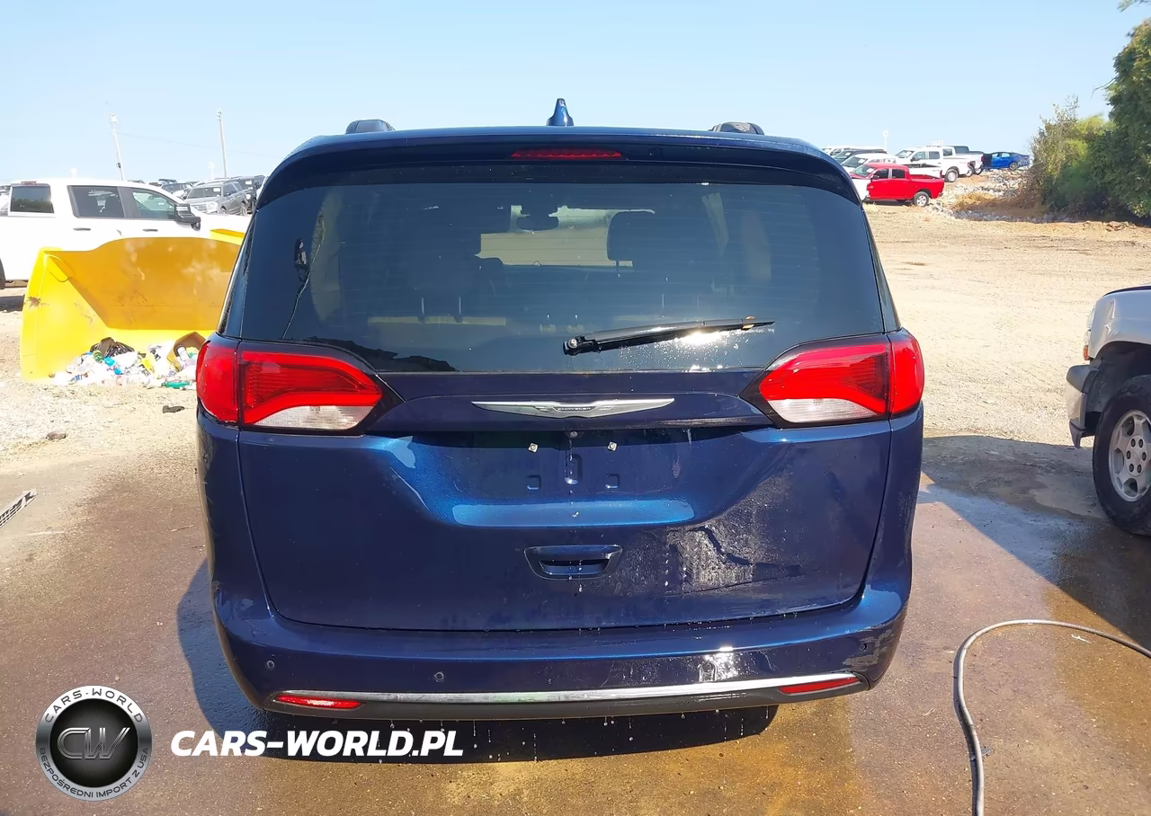 2017 Chrysler Pacifica Touring-L VIN:2C4RC1BG6HR526424 - 17