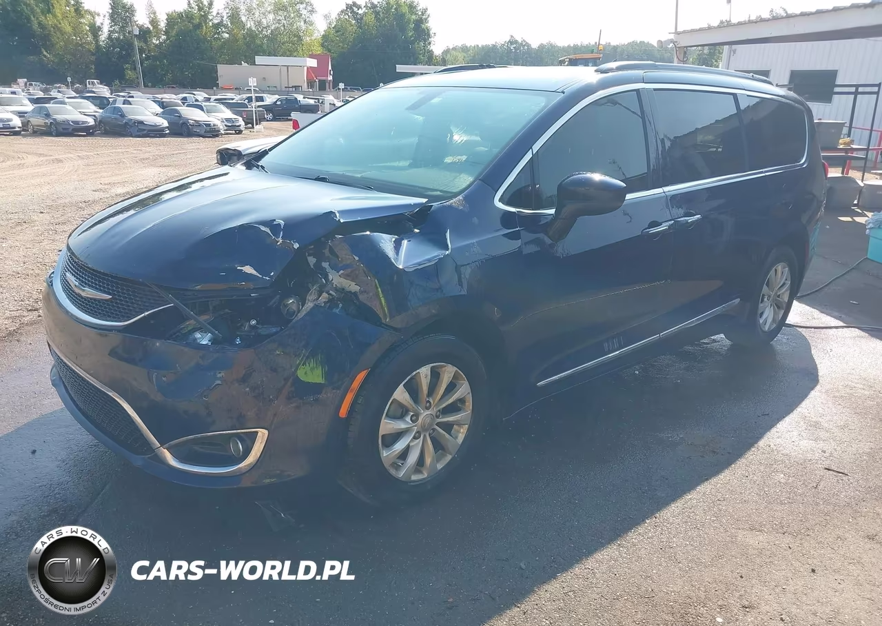 2017 Chrysler Pacifica Touring-L VIN:2C4RC1BG6HR526424 - 2