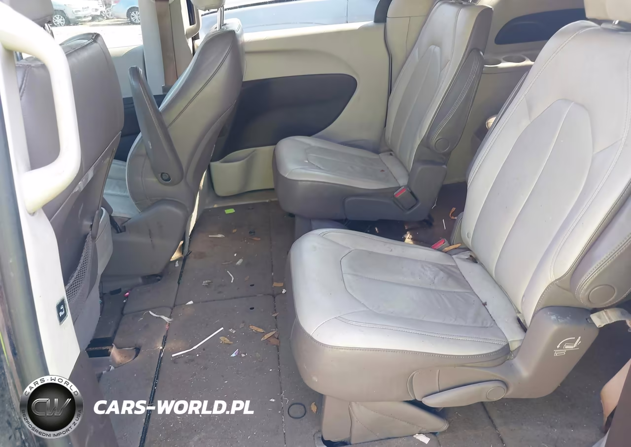 2017 Chrysler Pacifica Touring-L VIN:2C4RC1BG6HR526424 - 8