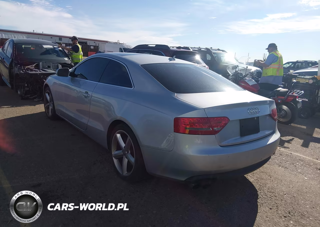 2010 Audi A5 2.0T Premium VIN:WAULFAFR4AA009025 - 3