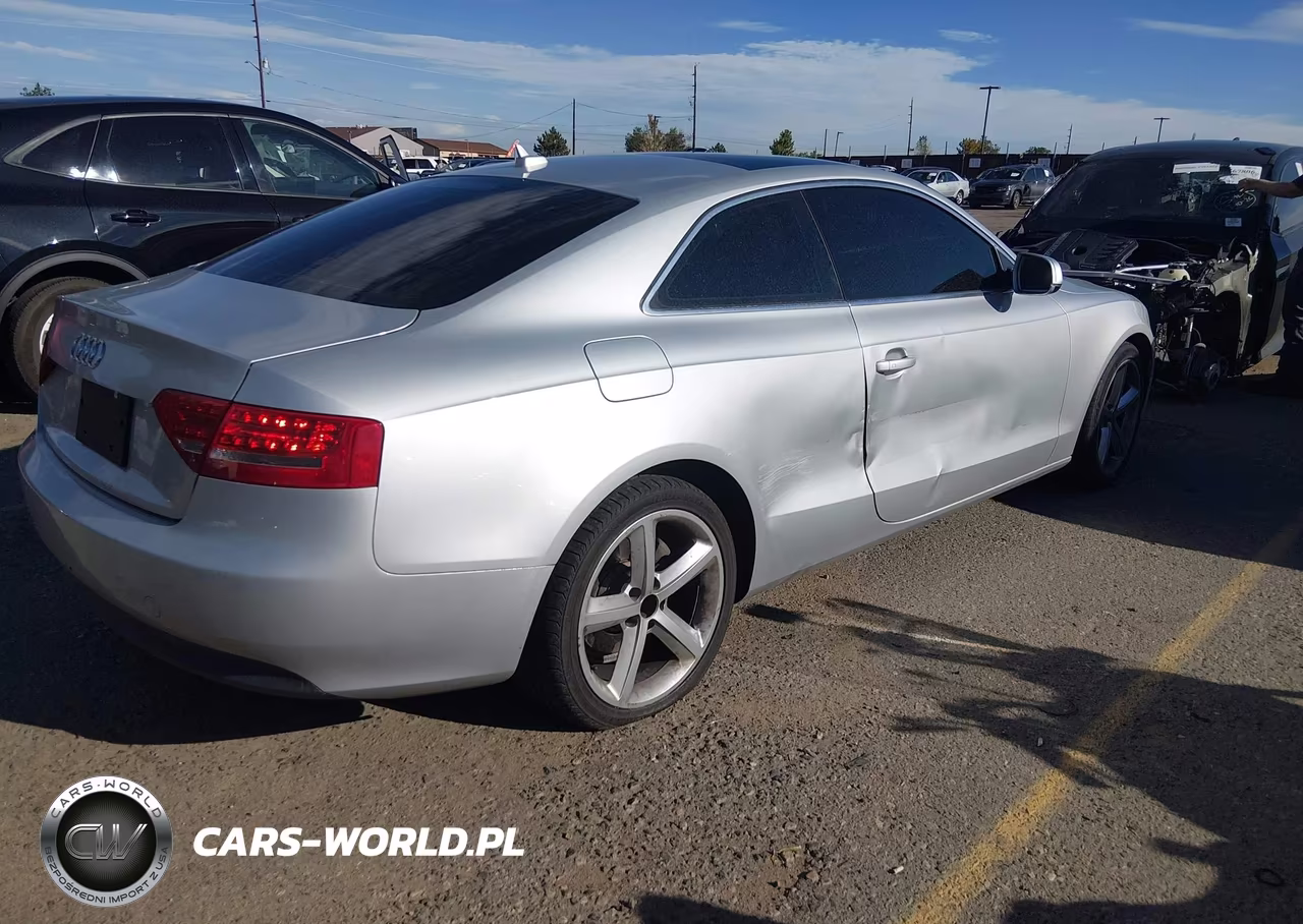 2010 Audi A5 2.0T Premium VIN:WAULFAFR4AA009025 - 4